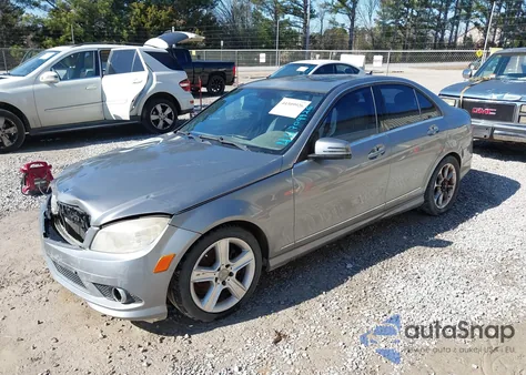 2010 Mercedes-Benz C 300 Sport z USA, uszkodzony, nr VIN WDDGF5EB0AR098437